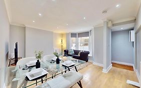 Tube & Notting Hill Nearby - Garden Flat Haven